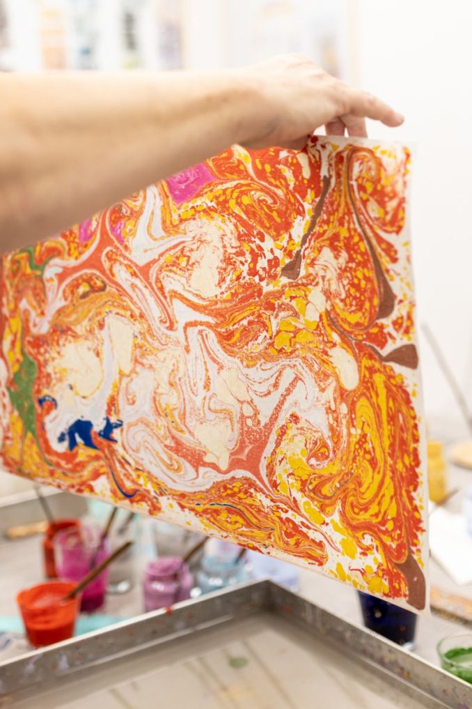 Voucher na warsztaty malowania na wodzie – ebru